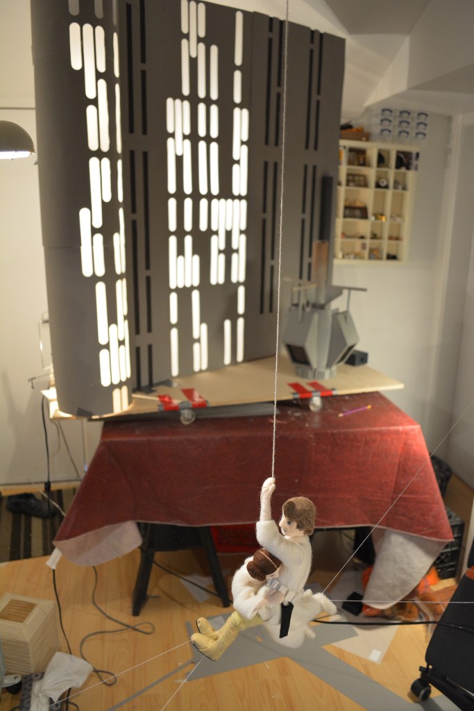 Star Wars Epic Yarns - blog08 - Luke and Leia swing scene set-up - © & TM Lucasfilm Ltd